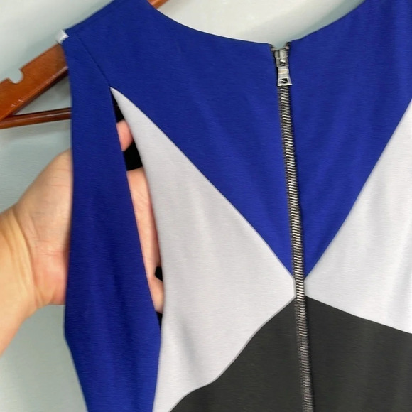 BCBGMAXAZRIA Geometric Cutout Dress Black Blue Sleeveless Fitted Baddie Size 4 - Picture 7 of 11